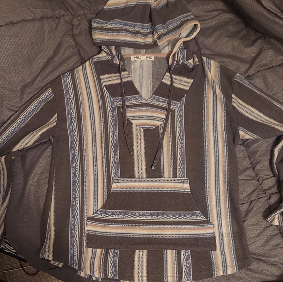 Lightweight Aztec hoodie - Picture 3 of 10